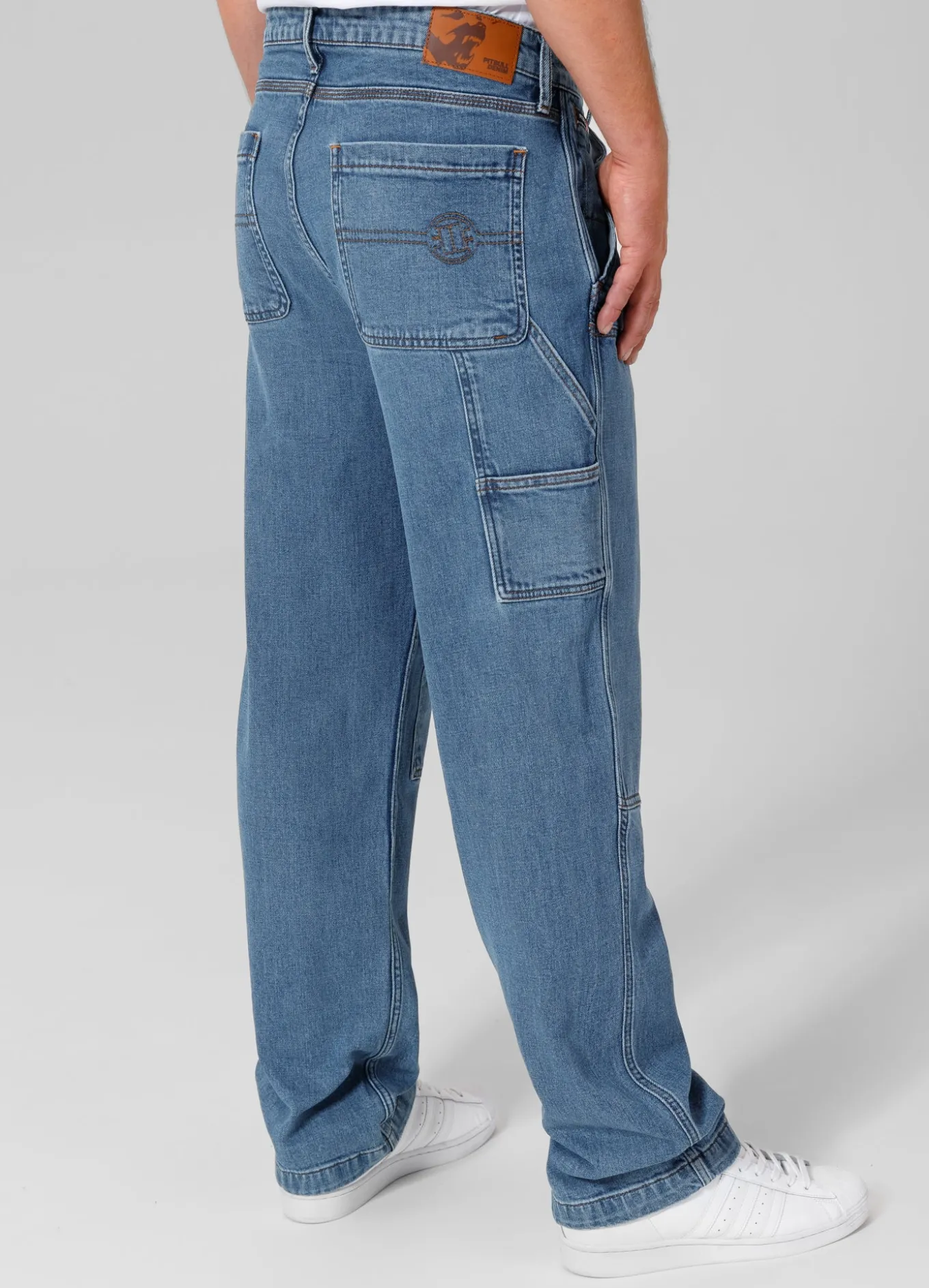 CARPENTER Classic Wash Jeans