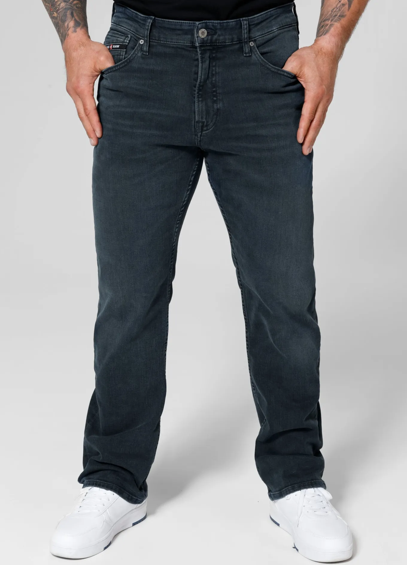 HIGHLANDER Long Dark Wash Jeans